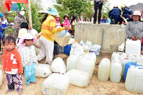 Thách thức trong quản lý, khai thác, sử dụng và bảo vệ tài nguyên nước ở Việt Nam (22/3/2016)