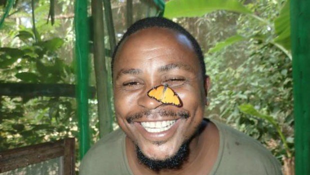 Người dân trên đảo Zanzibar học cách nuôi bướm để bảo vệ khu rừng quí hiếm Jozani trước nguy cơ bị xóa sổ (7/3/2016)