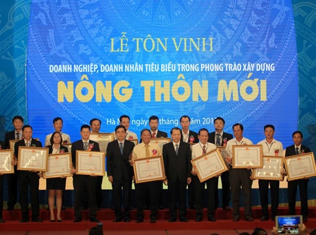 Phát huy vai trò của doanh nghiệp trong xây dựng nông thôn mới. (Nông nghiệp và nông thôn ngày 08/8/2015)