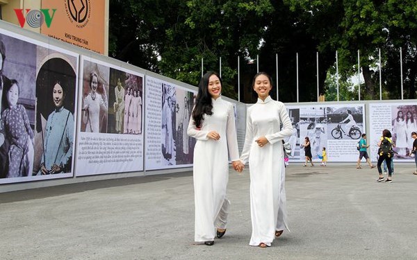 Áo dài cách tân hay truyền thống? (5/2/2018)