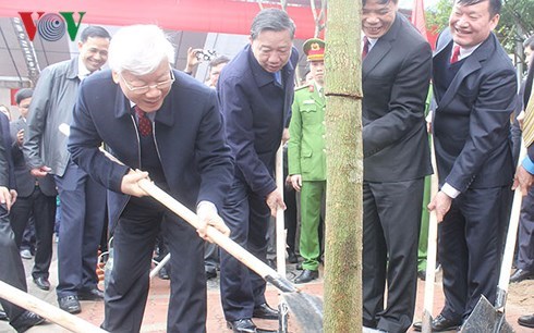 Trồng cây để đất nước thêm xuân (20/2/2018)