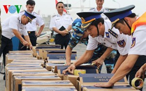 Gian nan chống buôn lậu thuốc lá trên biển (18/01/2016)