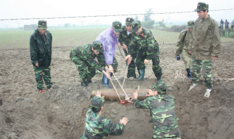 Những người lính công binh không có thời bình (24/3/2016)