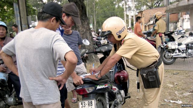 Cảnh báo từ việc cho mượn phương tiện giao thông (25/3/2016)