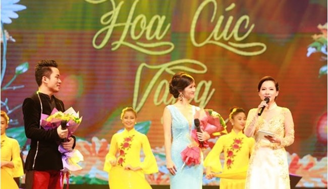 Hoa cúc vàng: Đêm nhạc tôn vinh phái đẹp (8/3/2016)