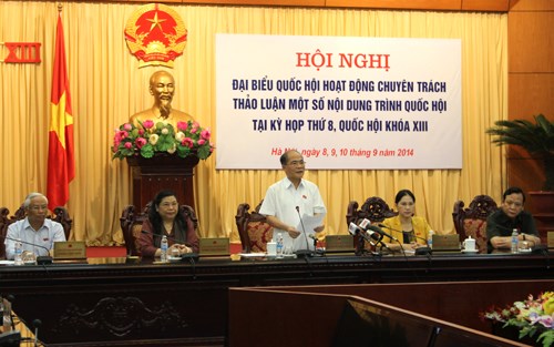 Thời sự trưa ngày 08/9/2014: Hội nghị đại biểu Quốc hội chuyên trách thảo luận một số nội dung trình Kỳ họp thứ 8, Quốc hội khóa 13.