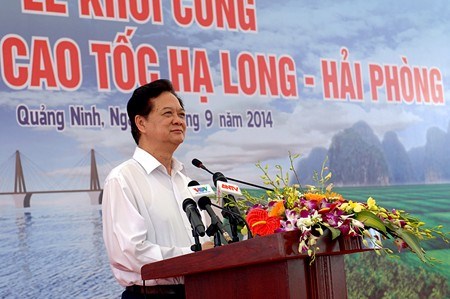 Thời sự trưa ngày 13/9/2014: Thủ tướng Nguyễn Tấn Dũng phát lệnh khởi công dự án đường cao tốc Hạ Long - Hải Phòng