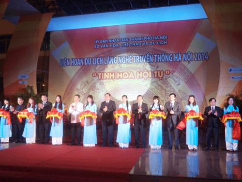 Văn hóa giải trí cuối tuần ngày 11/10/2014: Liên hoan Du lịch làng nghề truyền thống Hà Nội năm 2014