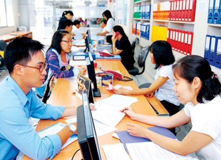 Thời sự trưa ngày 5/11/2014: Bộ Tư pháp đang lấy ý kiến về kế hoạch đơn giản hóa thủ tục hành chính với mục tiêu cắt giảm ít nhất 25% chi phí thủ tục hành chính đối với từng nhóm và công khai tất cả thủ tục hành chính tại bốn cấp chính quyền