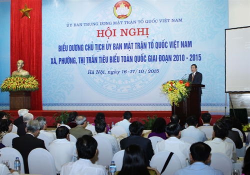 Hội nghị biểu dương Chủ tịch Ủy ban Mặt trận Tổ quốc Việt Nam xã, phường, thị trấn tiêu biểu toàn quốc giai đoạn 2010 – 2015. (Thời sự trưa 17/10/2015)