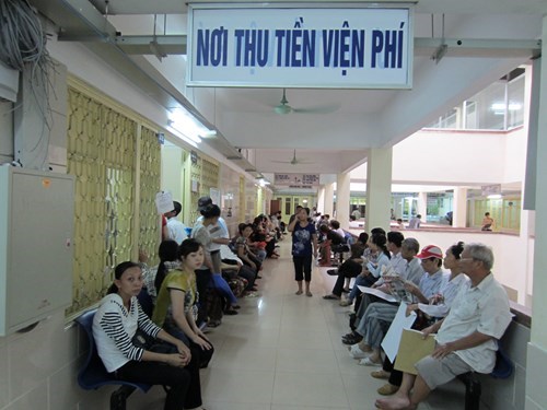 Đã đến lúc viện phí phải được điều chỉnh mới mở ra hy vọng cải tiến trong chất lượng khám chữa bệnh (Thời sự trưa ngày 25/10/2015)