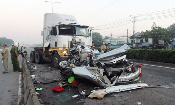 Văn hóa giao thông nhìn từ những vụ tai nạn giao thông nghiêm trọng gần đây