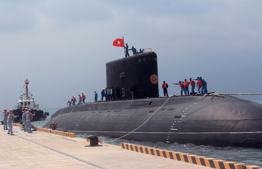 Hải quân Nhân dân Việt Nam làm chủ vũ khí hiện đại, sẵn sàng chiến đấu bảo vệ chủ quyền biển đảo Tổ quốc. (07/12/2015)