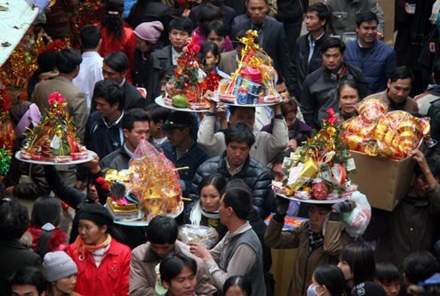 Cần làm gì để không thương mại hóa tâm linh? 