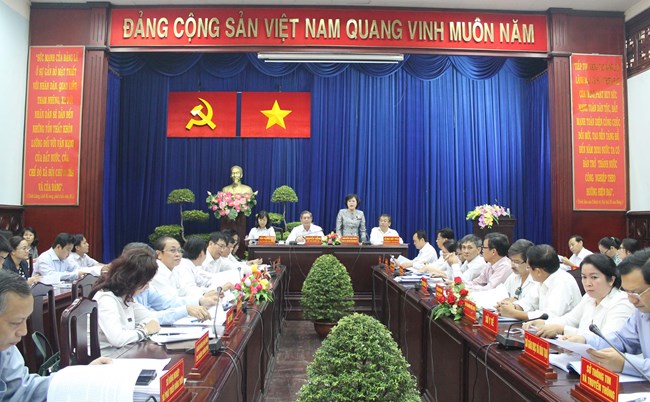 Quốc hội với cử tri ngày 13/02/2015: Đổi mới bộ máy chính quyền địa phương phải vì lợi ích của dân.