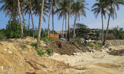 Biển đảo Việt Nam ngày 16/3/2015: Nước biển xâm thực tại đảo Bé, huyện đảo Lý Sơn, tỉnh Quảng Ngãi gây ảnh hưởng đến đời sống người dân.