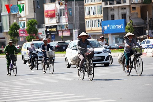 Điểm hẹn 17h ngày 1/6/2015: Sau một ngày tạm lắng, nắng nóng trên diện rộng quay trở lại bao phủ Bắc Bộ và Trung bộ.