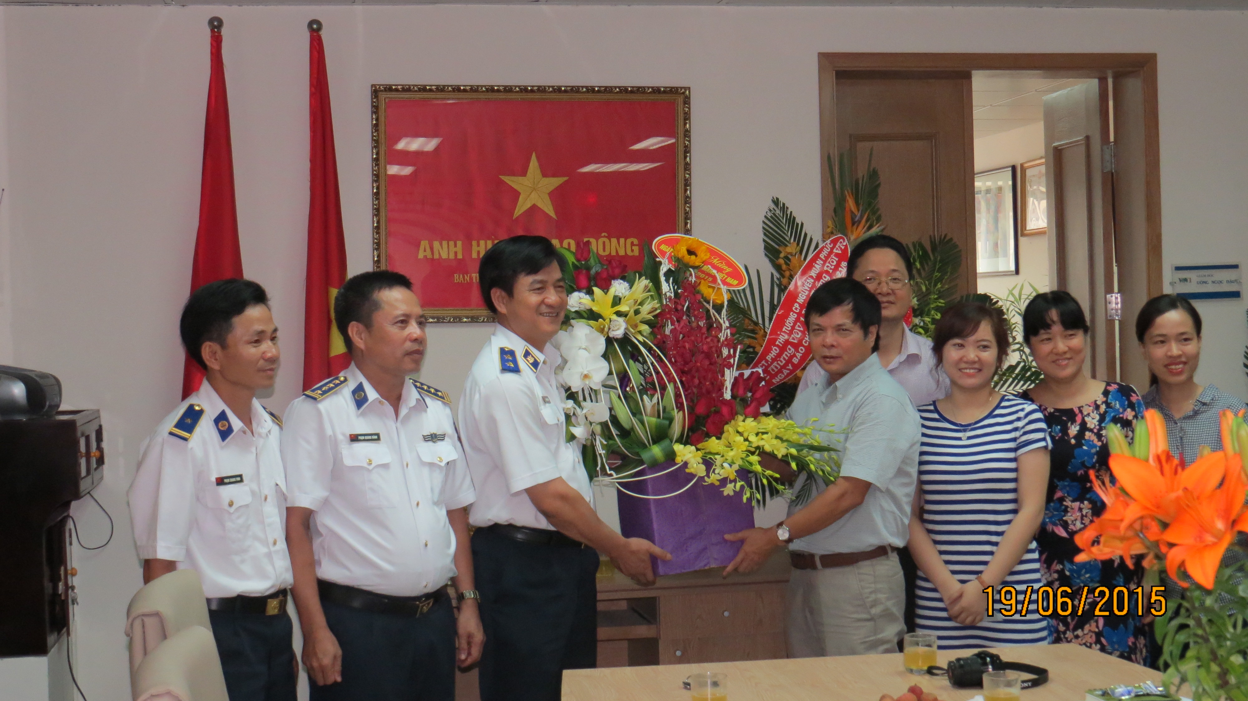 Trung tướng Hoàng Văn Đồng, Chính ủy Bộ tư lệnh Cảnh sát Biển Việt Nam chúc mừng Hệ Thời sự Chính trị Tổng hợp nhân kỷ niệm 90 năm Ngày Báo chí Cách mạng Việt Nam