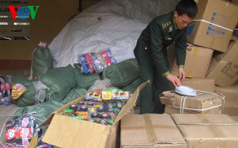 Bộ đội biên phòng với công tác chống buôn lậu và gian lận thương mại. (Biên giới xanh ngày 9/6/2015)