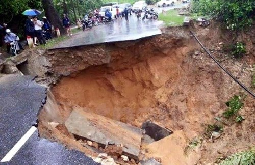 Sạt lở đất do mưa bão và lời giải từ góc độ địa chất (Khoa học và công nghệ ngày 11/8/2015)