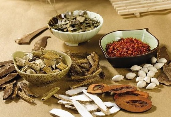 Thuốc đông y gia truyền và những ẩn họa với người bệnh. (Theo dòng thời sự ngày 03/8/2015)