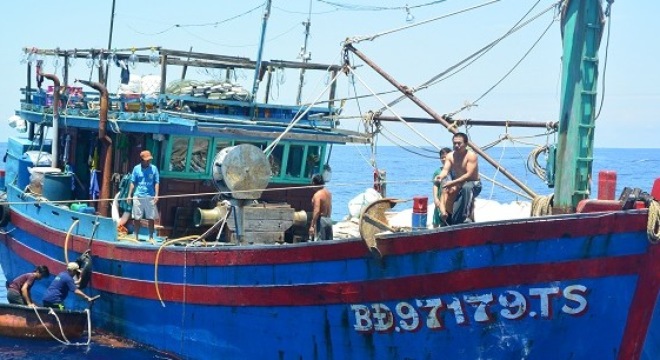 Thời sự sáng ngày 7/8/2015: 12 ngư dân Bình Định gặp nạn đã về bờ an toàn.
