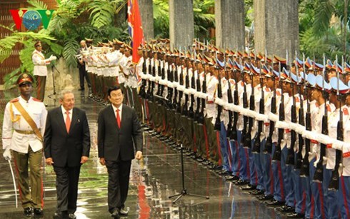 Sáng sớm nay theo giờ Hà Nội, lễ đón trọng thể Chủ tịch nước Trương Tấn Sang và đoàn cấp cao nước ta đã diễn ra tại Thủ đô La Habana, Cuba