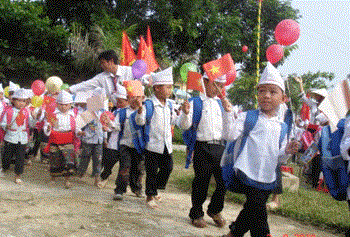 Tiếp sức học sinh vùng biên giới dến trường (26/11/2016)