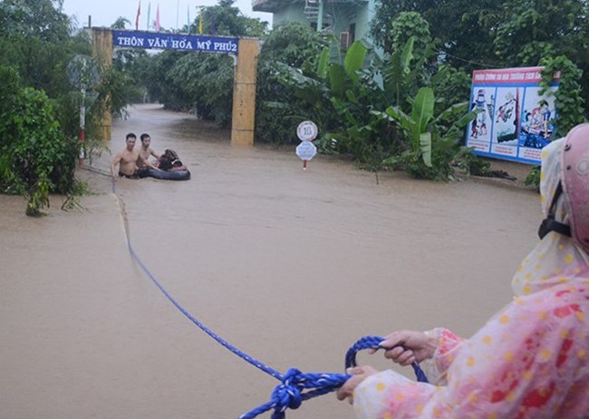 Ứng phó mưa lũ: Việc trước mắt và chuyện lâu dài (16/12/2016)