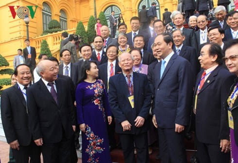 Chủ tịch nước Trần Đại Quang gặp mặt các cán bộ y tế tiêu biểu có nhiều đóng góp cho công tác y tế dự phòng (Thời sự trưa 5/12/2016)