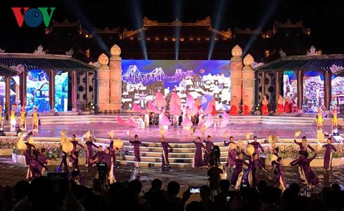 Khai mạc Festival Huế với chủ đề “710 năm Thuận Hóa- Phú Xuân- Thừa Thiên-Huế. Di sản văn hóa với hội nhập và phát triển” (Thời sự đêm 29/4/2016)