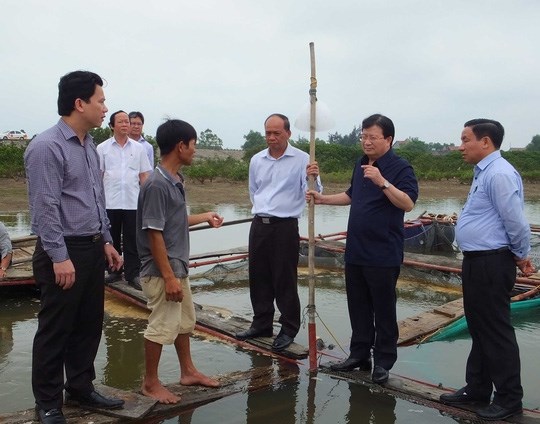 Phó Thủ tướng Trịnh Đình Dũng yêu cầu chính quyền các địa phương dồn mọi nguồn lực hỗ trợ kịp thời cho ngư dân, dứt khoát không để người dân nào thiếu đói. (Thời sự sáng 30/4/2016)