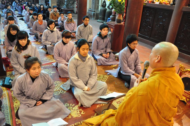 Phật giáo ngày càng gần gũi với giới trẻ. (10/5/2016)