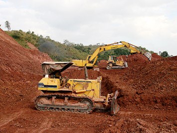 Có hay không những khuất tất khi thi công đường bản A Pa Chải, xã Sín Thầu, huyện Mường Nhé, tỉnh Điện Biên? (14/6/2016)