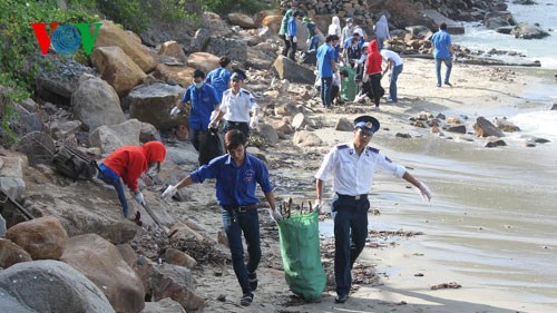 Giữ gìn bảo vệ môi trường biển Việt Nam (5/6/2016)