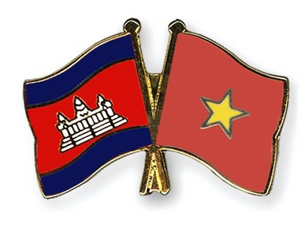 Việt Nam và Campuchia tăng cường hợp tác đầu tư và phát triển (4/7/2016)