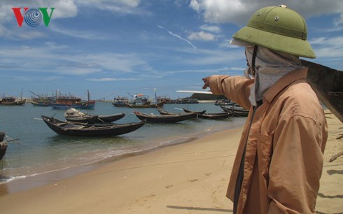 Phó Thủ tướng Vương Đình Huệ nêu rõ, việc thu hút vốn đầu tư nước ngoài phải có chọn lọc, kiên quyết loại bỏ những dự án đầu tư gây hại cho môi trường (Thời sự sáng 17/7/2016)