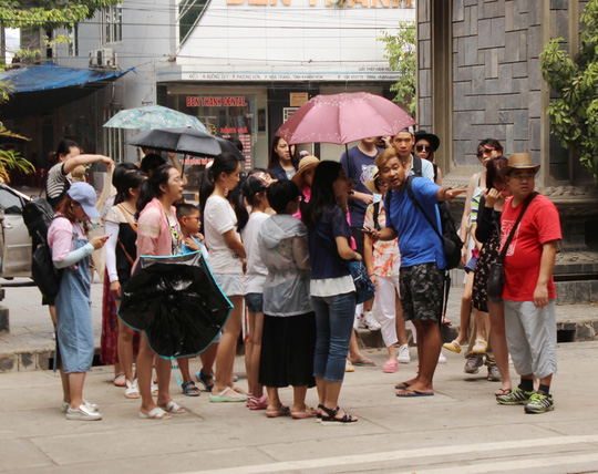 Có nên phát triển du lịch bằng mọi giá hay không? (16/7/2016)