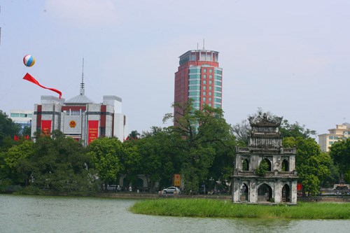 Xây dựng khách sạn ở di tích Hồ Hoàn Kiếm - Nên hay không? (19/7/2016)