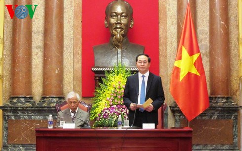 Chủ tịch nước Trần Đại Quang  gặp mặt Đoàn các giáo sư đoạt giải Nobel và các nhà khoa học quốc tế tham dự Hội nghị quốc tế “Khoa học cơ bản và xã hội” (Thời sự chiều 9/7/2016)