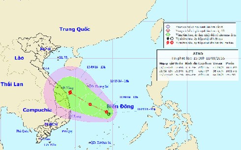 Áp thấp nhiệt đới đang di chuyển vào khu vực đất liền nước ta và có khả năng mạnh lên thành bão trong vòng 12 giờ tới (Thời sự trưa 12/9/2016)