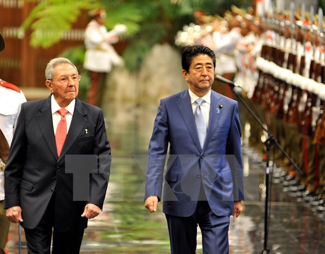 Thủ tướng Nhật Bản Shinzo Abe lần đầu tiên tới thăm Cuba (23/9/2016)