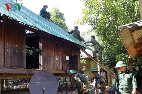 Nghĩa tình quân dân nơi biên giới (05/01/2017)