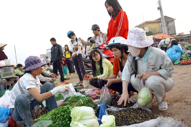 Giá cả gia tăng, đời sống của người dân bấp bênh (23/10/2017)