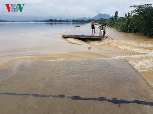 Minh bạch thông tin vụ vỡ đê ở Chương Mỹ, Hà Nội (13/10/2017)