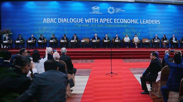 Chủ tịch nước Trần Đại Quang chủ trì Đối thoại giữa các nhà lãnh đạo APEC với Hội đồng Tư vấn Doanh nghiệp APEC (Thời sự chiều 10/11/2017)