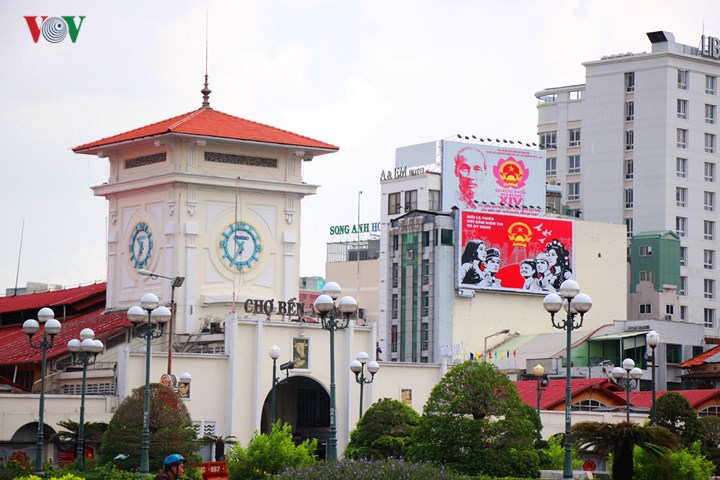 Triển khai cơ chế, chính sách đặc thù phát triển thành phố Hồ Chí Minh (11/12/2017)