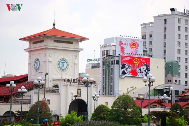 Triển khai cơ chế, chính sách đặc thù phát triển thành phố Hồ Chí Minh (11/12/2017)