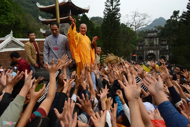 Đến chùa vì tâm, không nên vì lộc (9/2/2017)