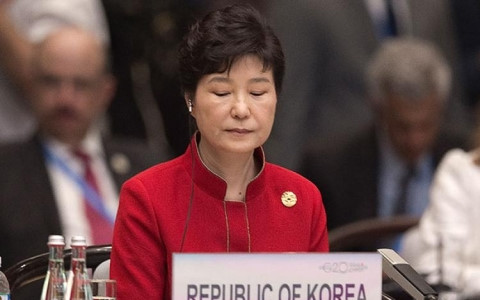 Bê bối chính trị Hàn Quốc: Sai một li, đi một dặm (12/3/2017)